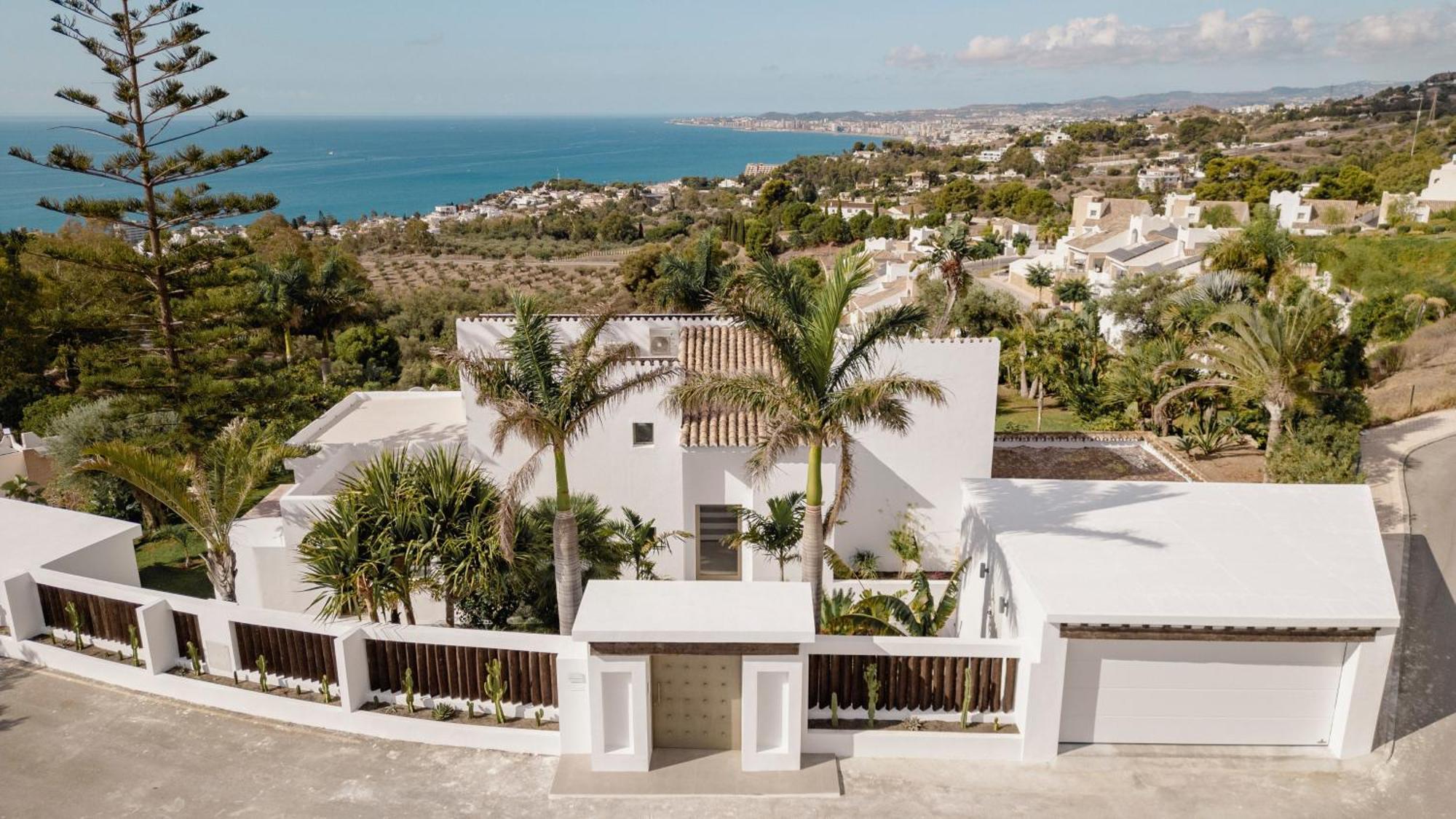 Bed & Breakfast In Villa Eden Palm Benalmadena Exterior photo