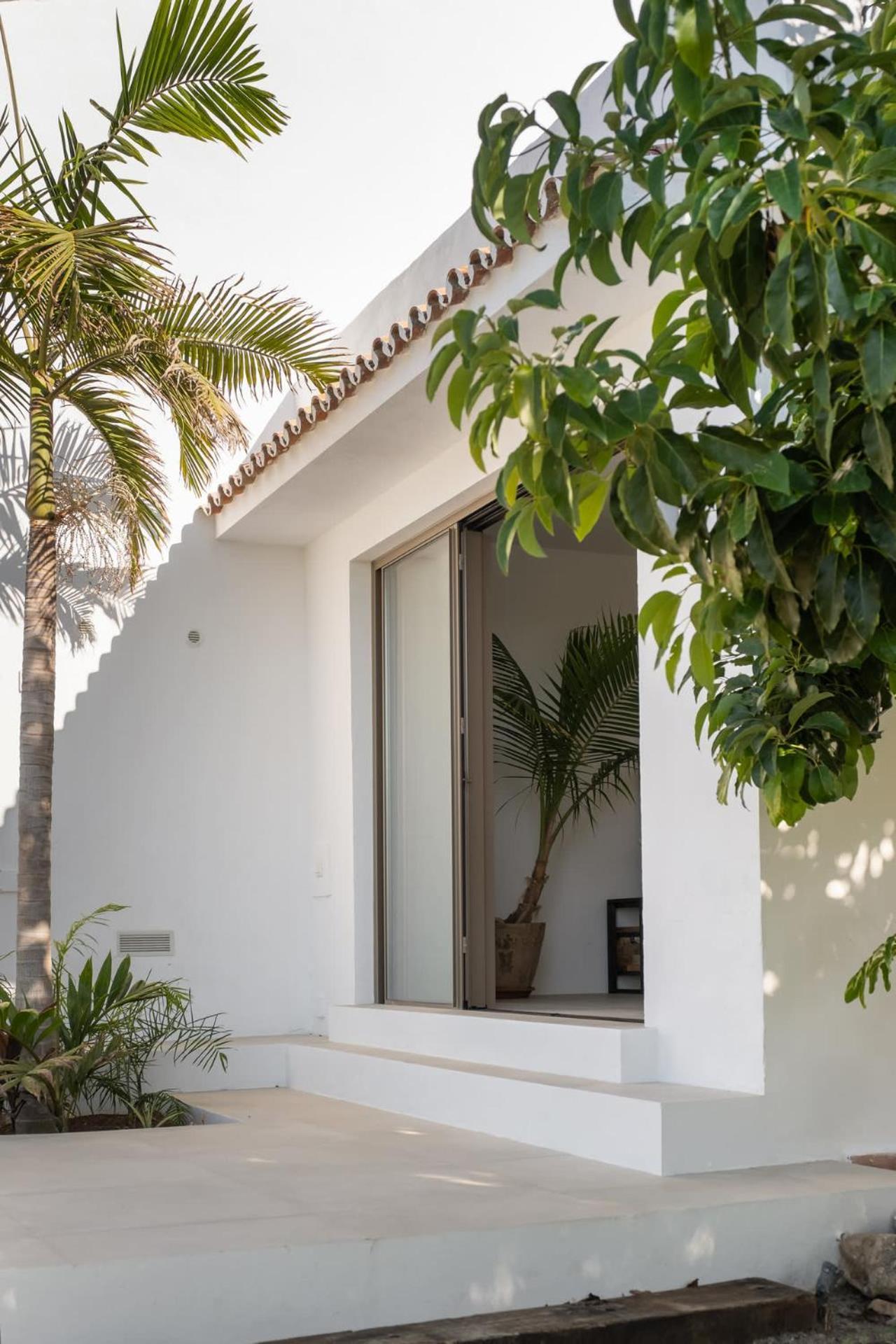 Bed & Breakfast In Villa Eden Palm Benalmadena Exterior photo