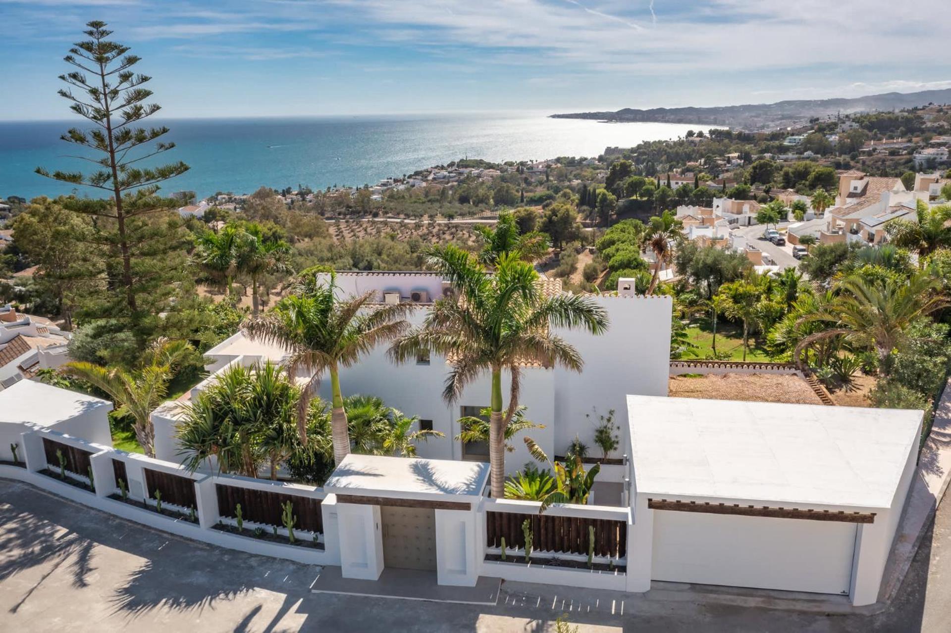 Bed & Breakfast In Villa Eden Palm Benalmadena Exterior photo