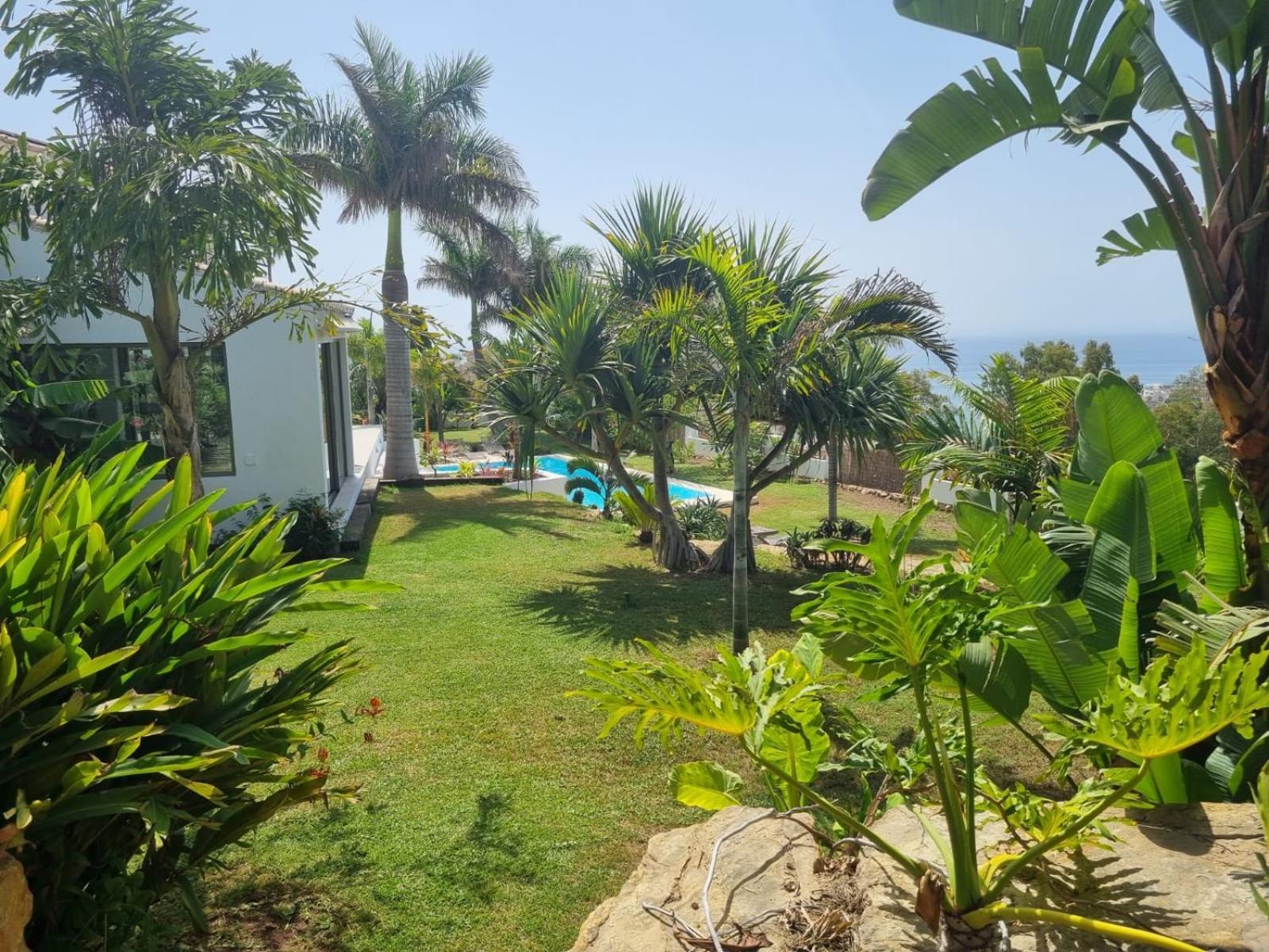 Bed & Breakfast In Villa Eden Palm Benalmadena Exterior photo