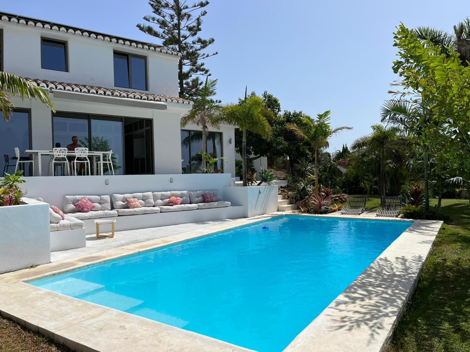 Bed & Breakfast In Villa Eden Palm Benalmadena Exterior photo
